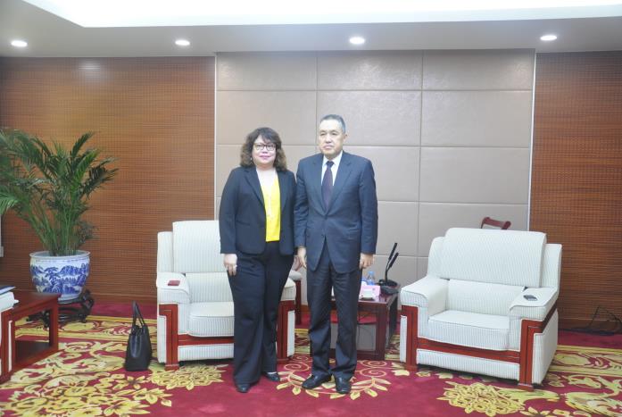 张茅会见塞舌尔共和国驻中国特命全权大使薇薇安·福克-塔夫
